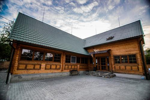 Shale Verba in Kvasy, Ukraine