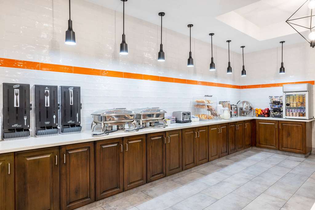 La Quinta Inn & Suites by Wyndham St. George - photo 35
