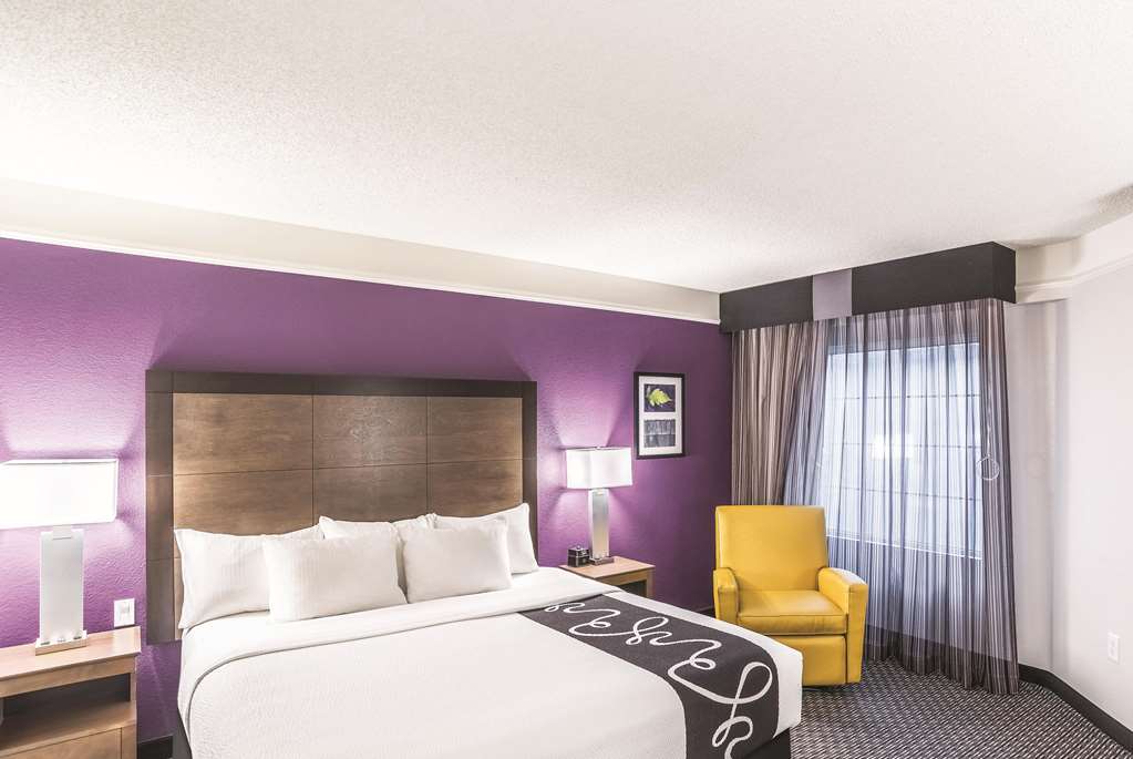 La Quinta Inn & Suites by Wyndham Flagstaff - photo 20