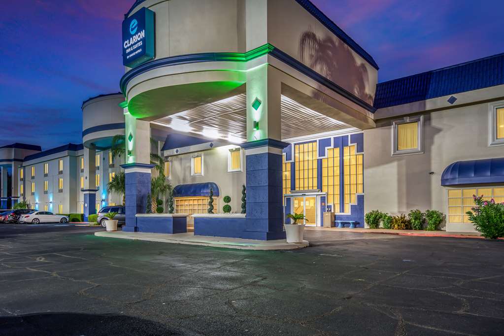 Clarion Inn & Suites Central Clearwater Beach - featured photo