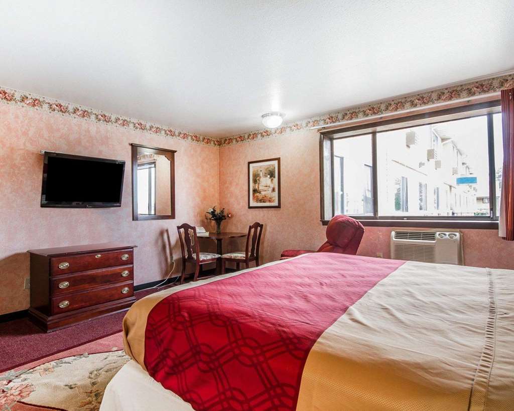 Rodeway Inn & Suites Madison East - photo 25