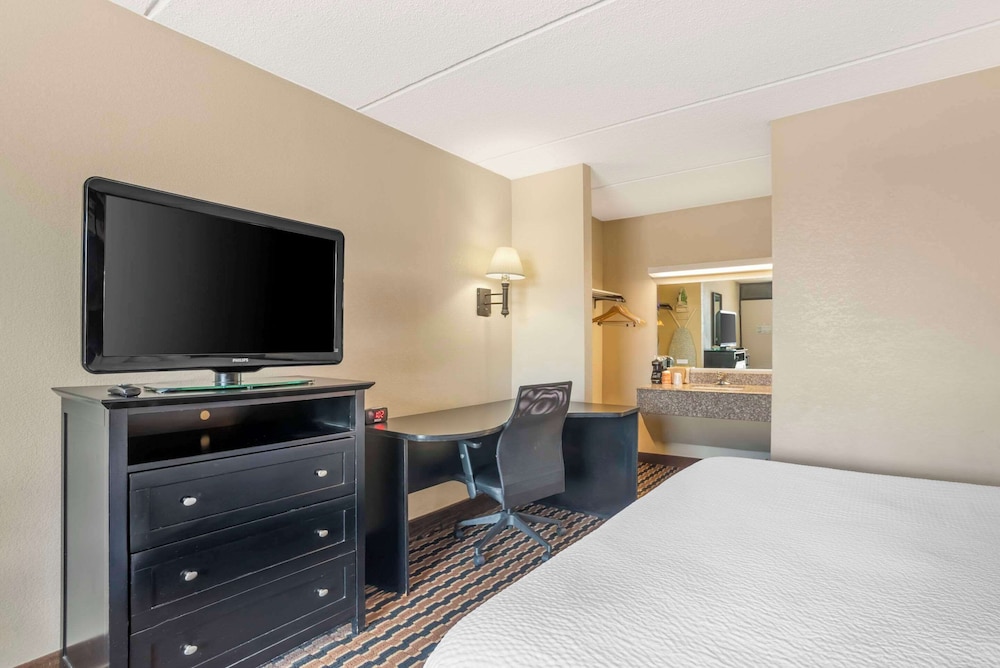 Quality Inn near Speedway - photo 6