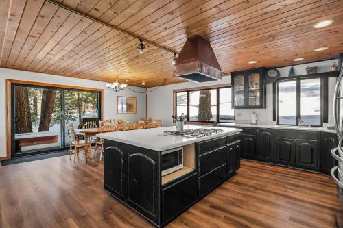 416 Country Club large multi family home