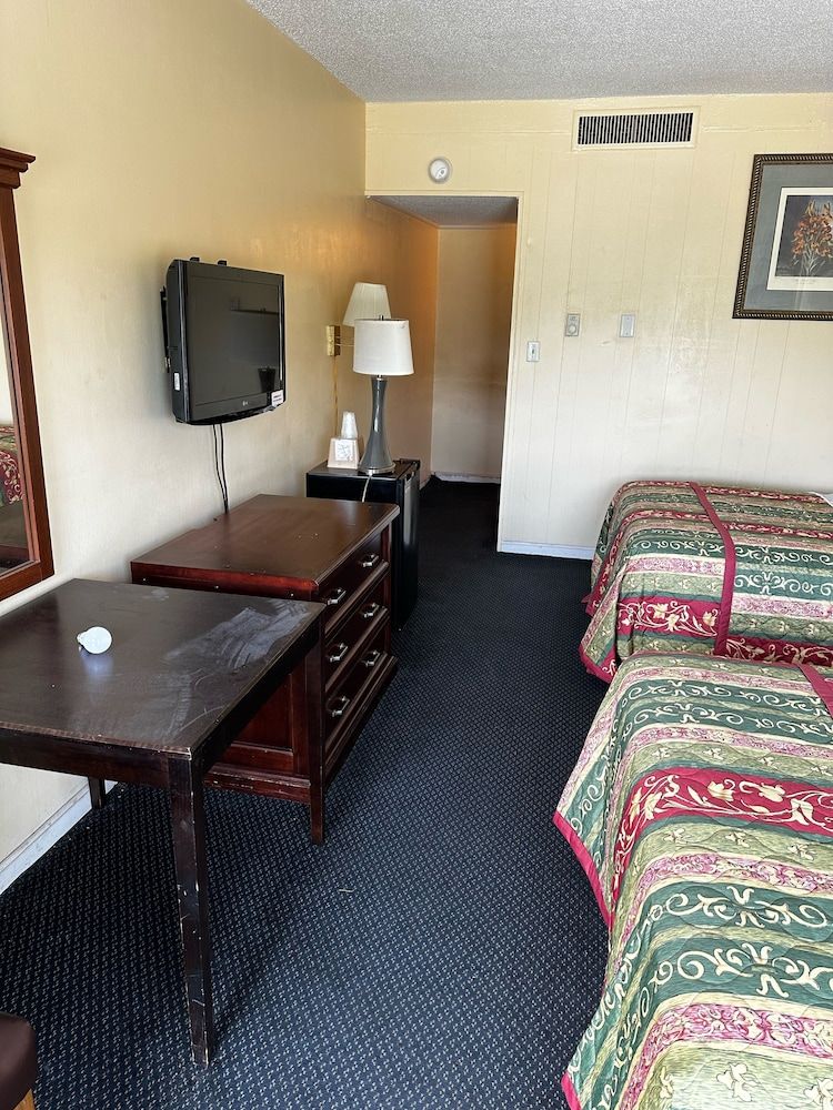 Charlotte Express Inn - photo 14