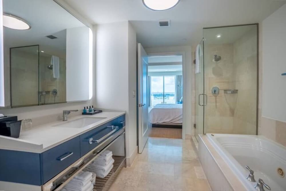 Fontainebleau Miami Beach Private Luxury Suites - photo 348