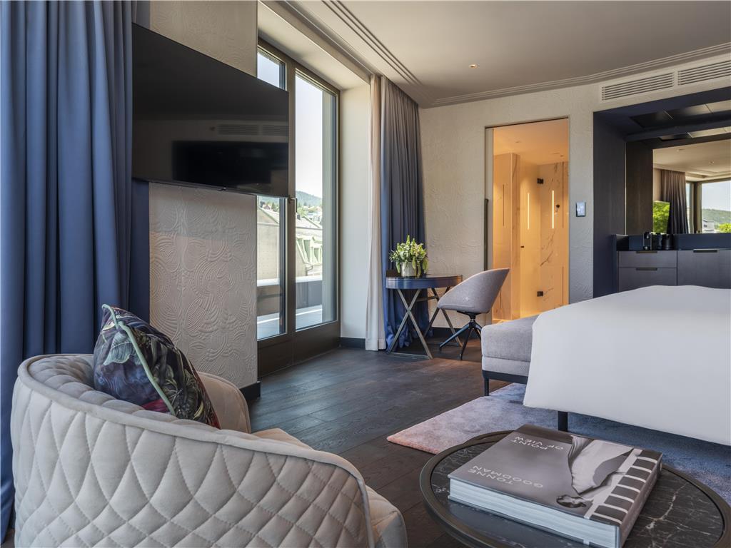 ICONS EHBB rooms Junior Suite