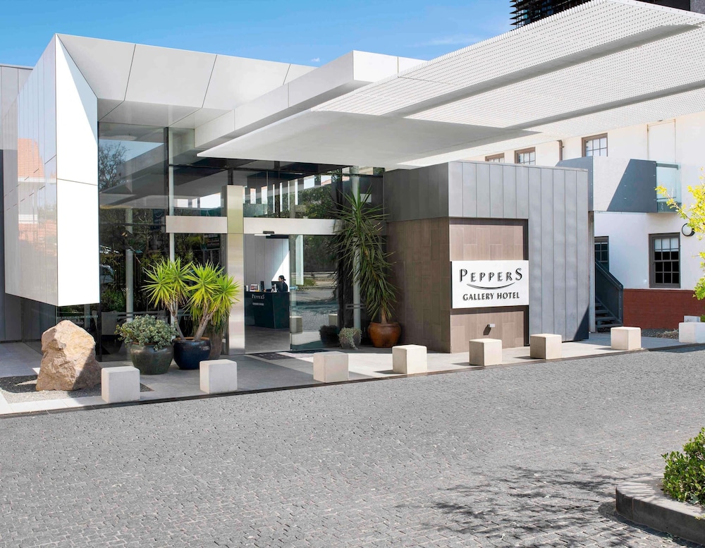 Peppers Gallery Hotel Canberra — 4-Star Luxury Hotel in Canberra, Australia