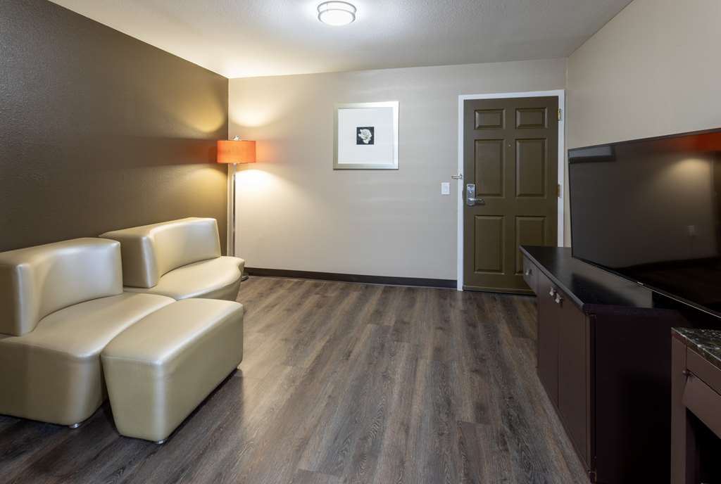 Baymont by Wyndham Waunakee - photo 10