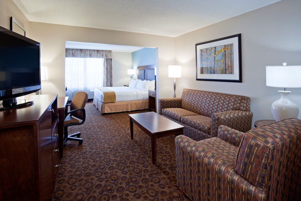 Holiday Inn Express Hotel & Suites St. Cloud by IHG - photo 7
