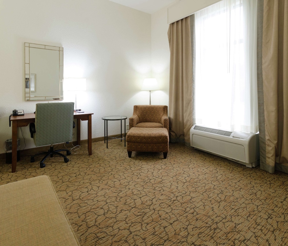 Hampton Inn Hickory - photo 15