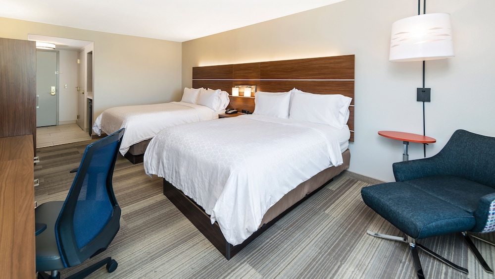 Holiday Inn Express & Suites Dinuba West by IHG - photo 17