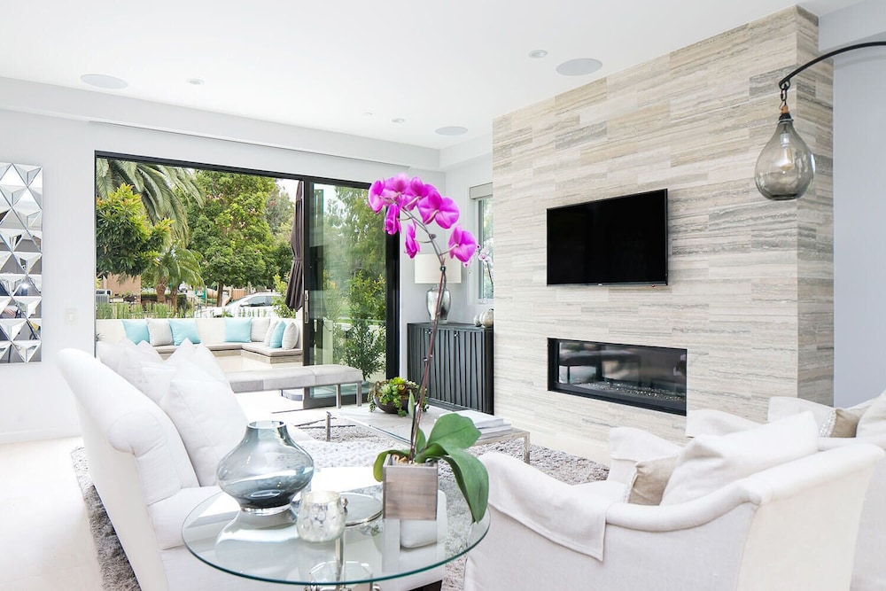 Whispering Iris in Newport Beach, United States