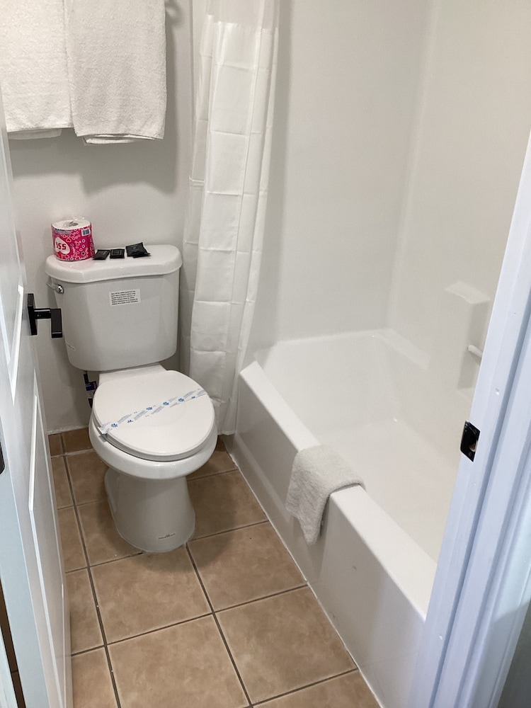 Mayfair Inn Ontario Airport - photo 13