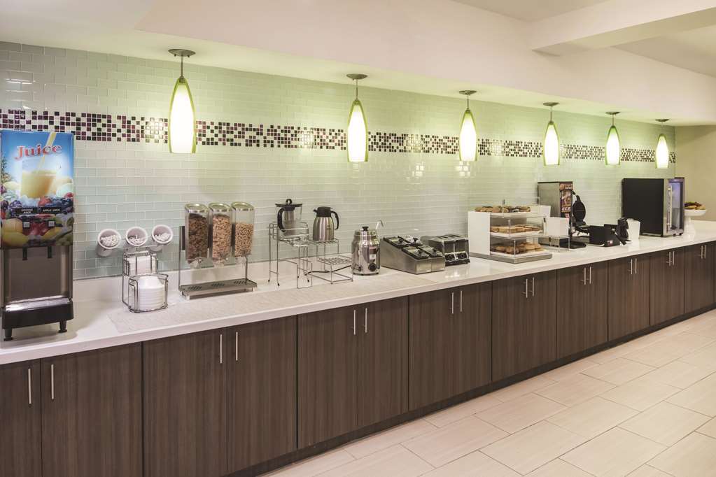 La Quinta Inn & Suites by Wyndham Milledgeville - photo 29