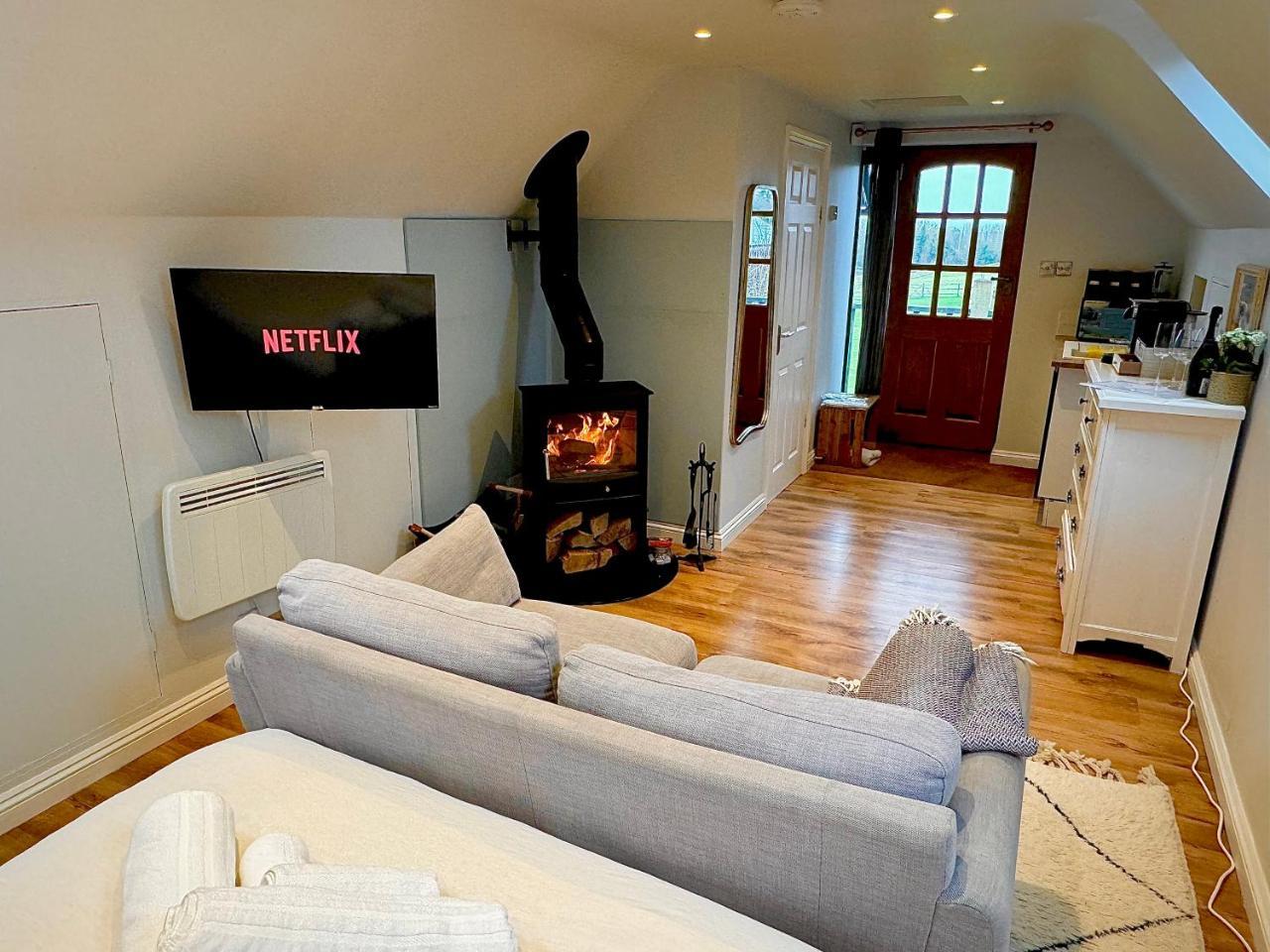 Private Countryside Annexe With Exclusive Wood Burner Outdoor Hot Shower Views — Alton