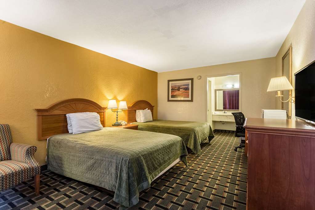 Rodeway Inn Denmark Jackson - photo 20