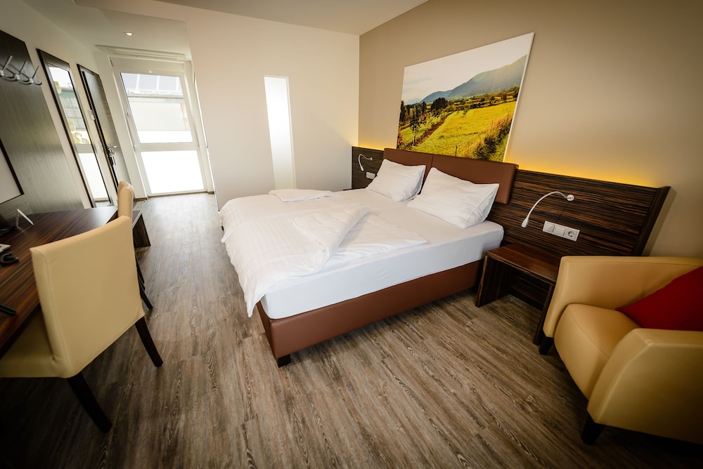 Dorfmeister Business Hotel B&B pet-friendly hotel Weikersdorf Am Steinfelde