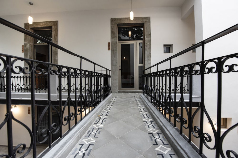 Handrails in hallways