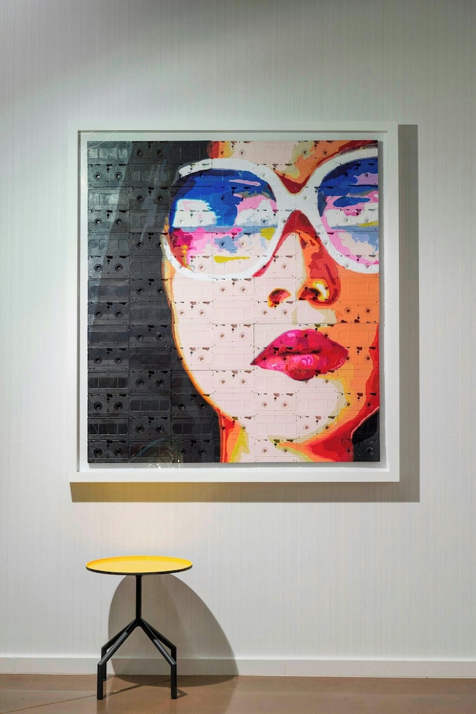 The Envoy Hotel Autograph Collection - photo 2