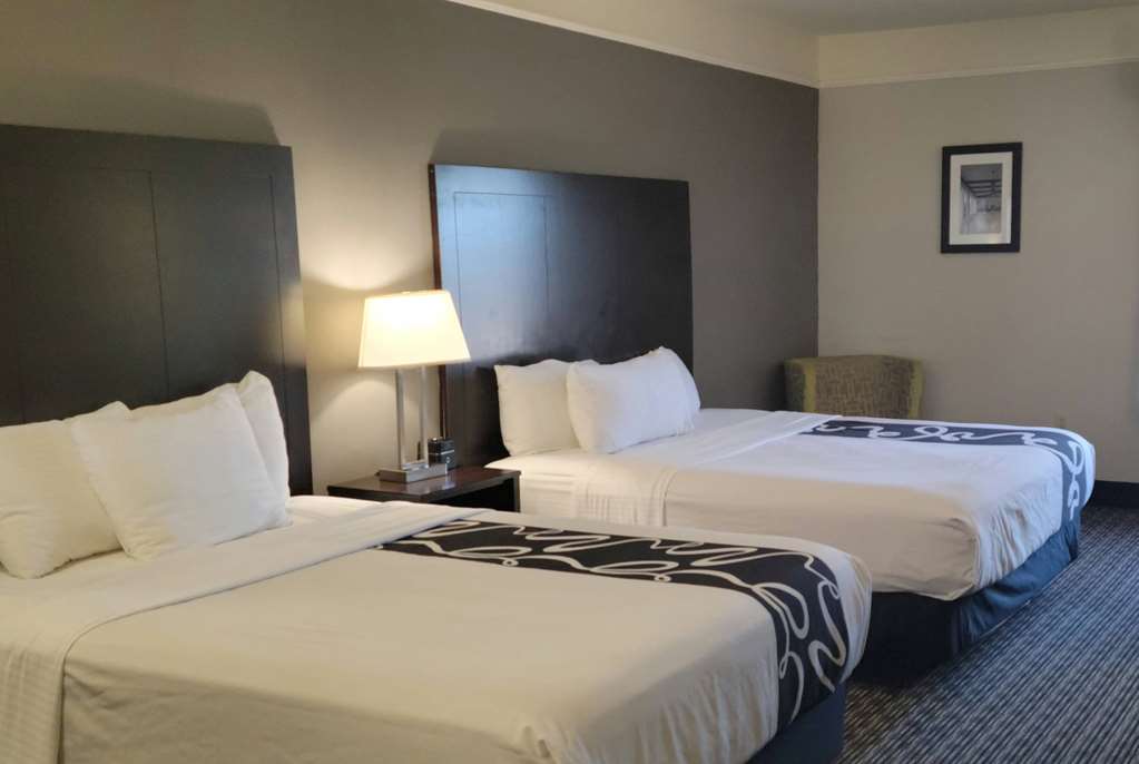 La Quinta Inn & Suites by Wyndham Beaumont West - photo 30