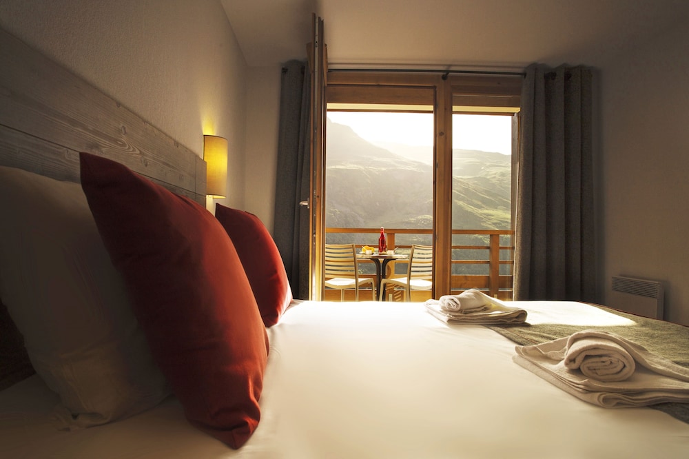 Residence Club mmv Le Coeur des Loges — 4-Star Luxury Hotel in Val Thorens, France
