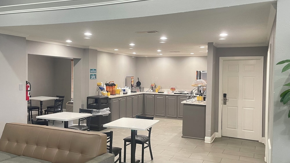 Homegate Inn And Suites Collierville TN - photo 19