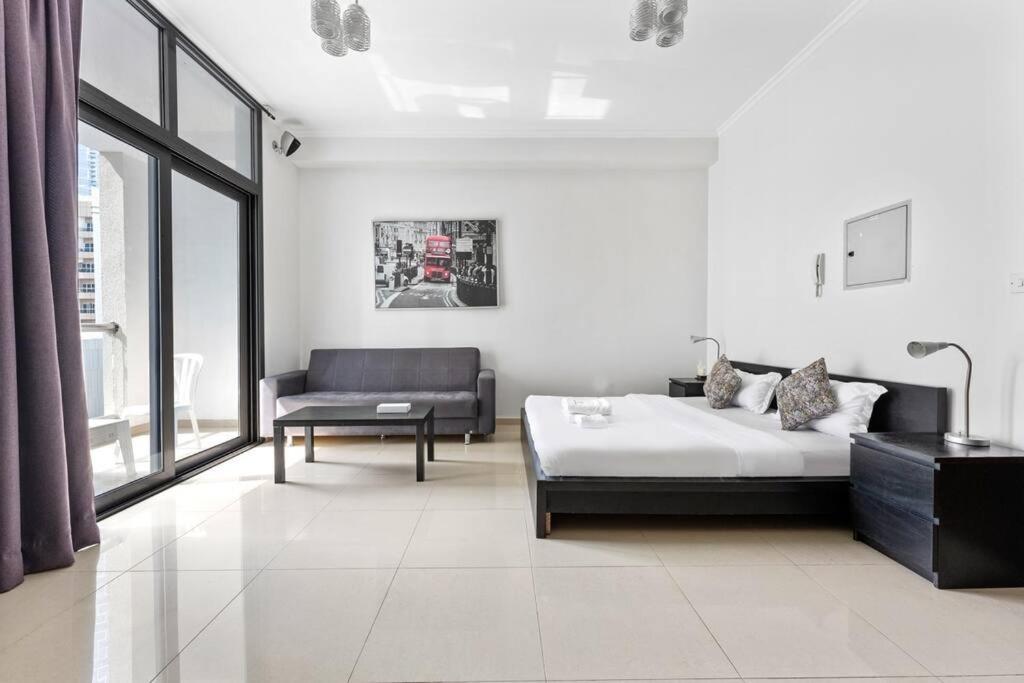 Stonetree Dec Tower 2 Studio Dubai Marina — 4-Star Luxury Hotel in Dubai, United Arab Emirates