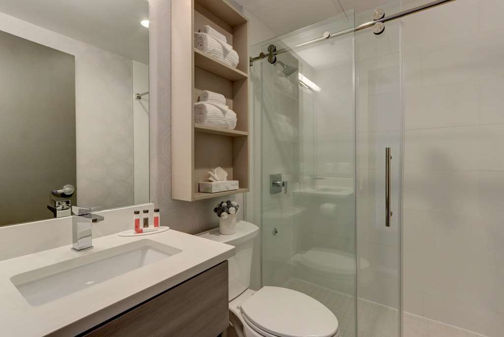 Microtel Inn by Wyndham Long Island City - photo 32