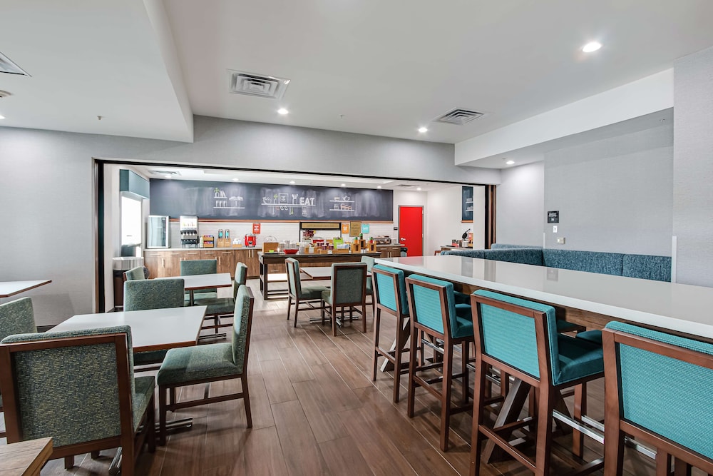 Hampton Inn Oak Grove Fort Campbell - photo 23