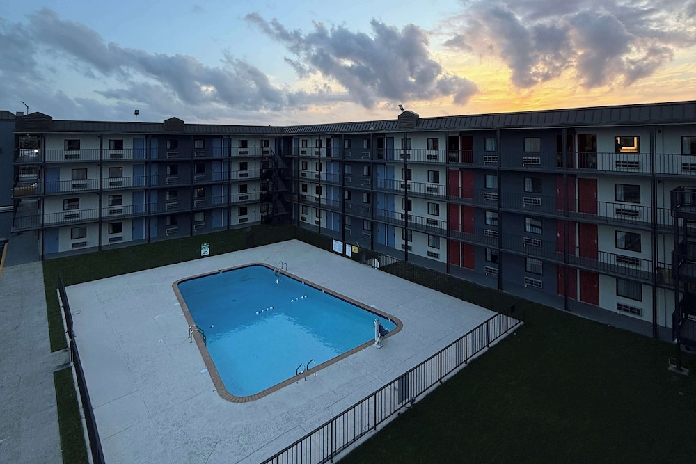 Ramada By Wyndham Kenner New Orleans Airport South - photo 29