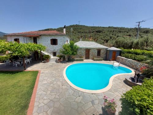 The Cocoon and olives Hut — Koropi — photo 3