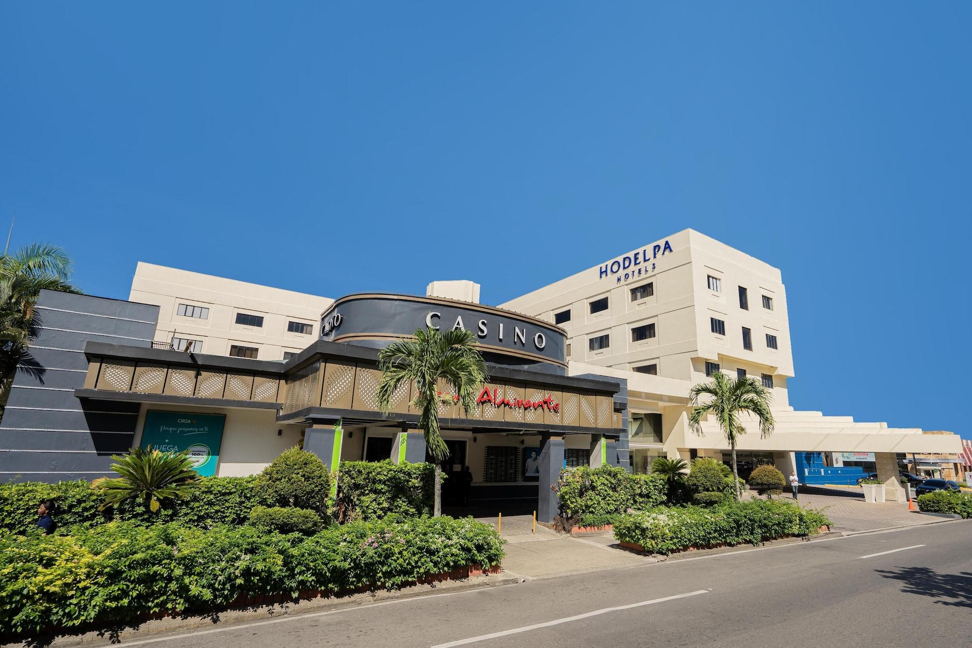 Hodelpa Gran Almirante Hotel & Casino — hotel in Santiago De Los Caballeros