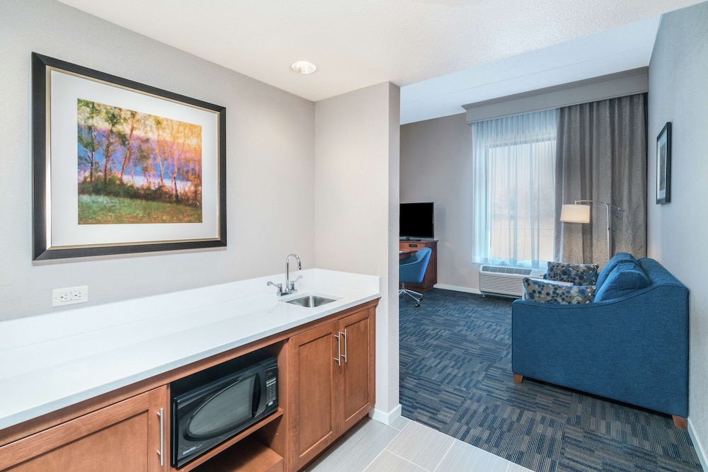 Hampton Inn & Suites Newburgh Stewart Airport - photo 16