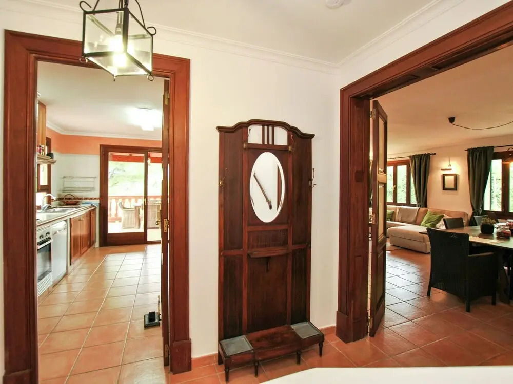 Spacious Mansion in Alaró With Swimming Pool — hotel in Alaro