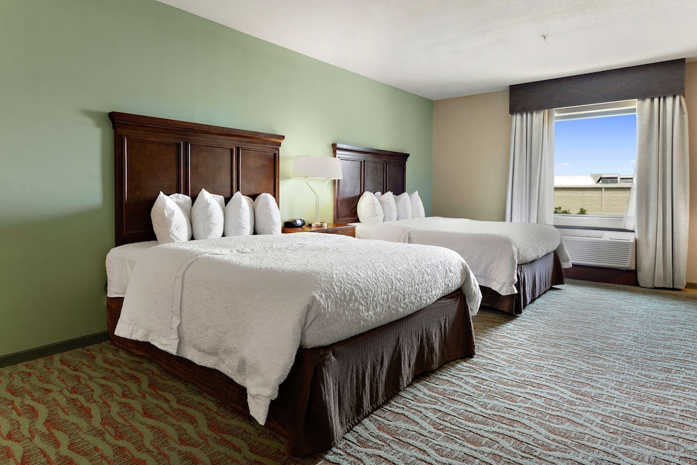 Hampton Inn & Suites Gulfport I 10 - photo 16