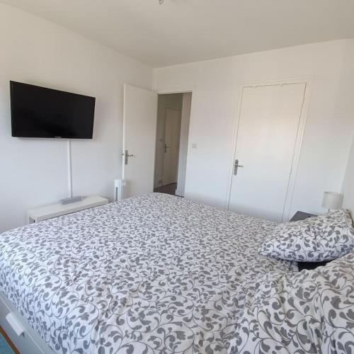 Magnifique T3 Calme & Tout Equipe Avec Vue & Parking Prive Gratuit in Grenoble, France