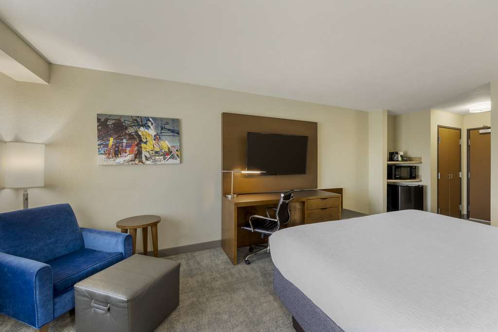 Best Western Plus Henderson Hotel - photo 12