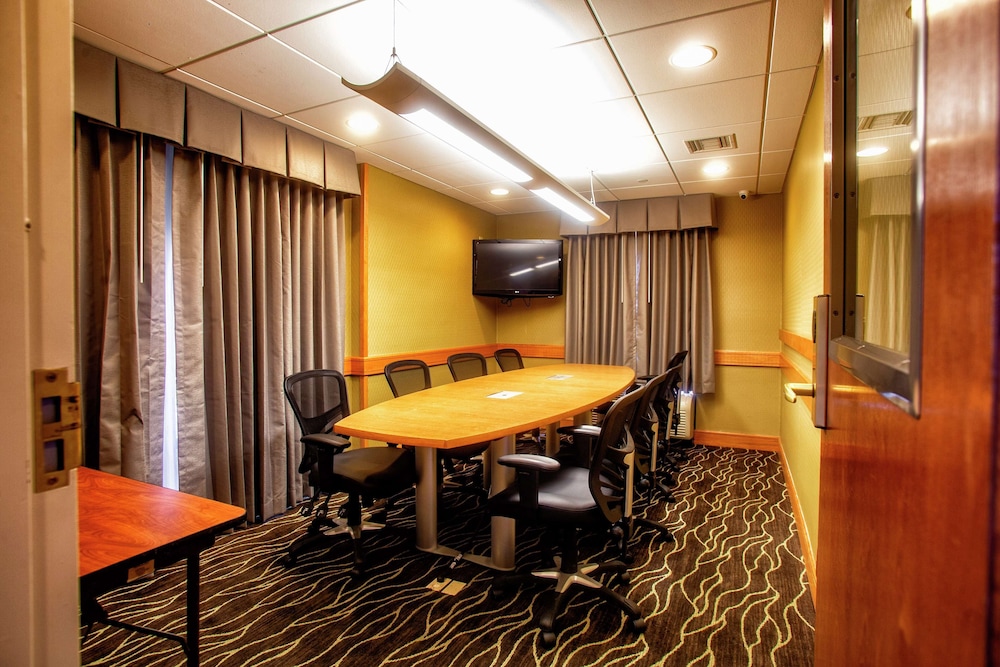 Hampton Inn Wheeling - photo 47