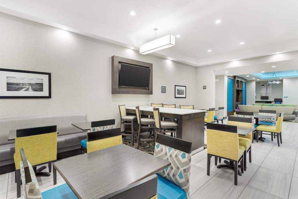Best Western Plus Waller Hotel - photo 43