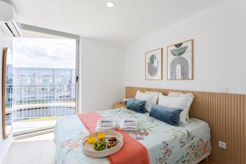 HostWise Bright Flat with Balcony and Garage — 4-Star Luxury Hotel in Vila Nova De Gaia, Portugal
