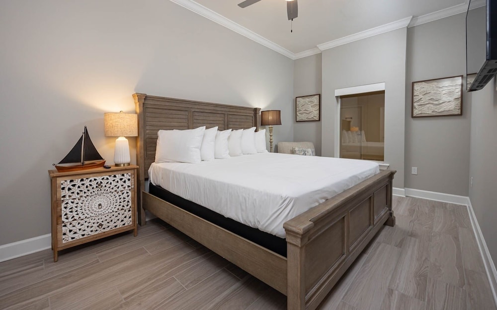 Phoenix Gulf Towers 806 2 Bedroom Condo - photo 5