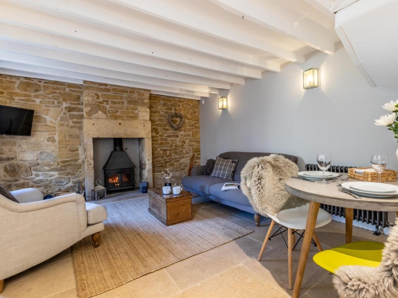 1 Bed in Moreton in Marsh oc 53420 — 4-Star Luxury Hotel in Blockley, United Kingdom