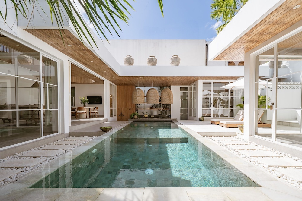 Villa Les Palm Canggu — 4-Star Luxury Hotel in Canggu, Indonesia