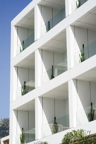 Naos Luxury Hotel in Orikum, Albania