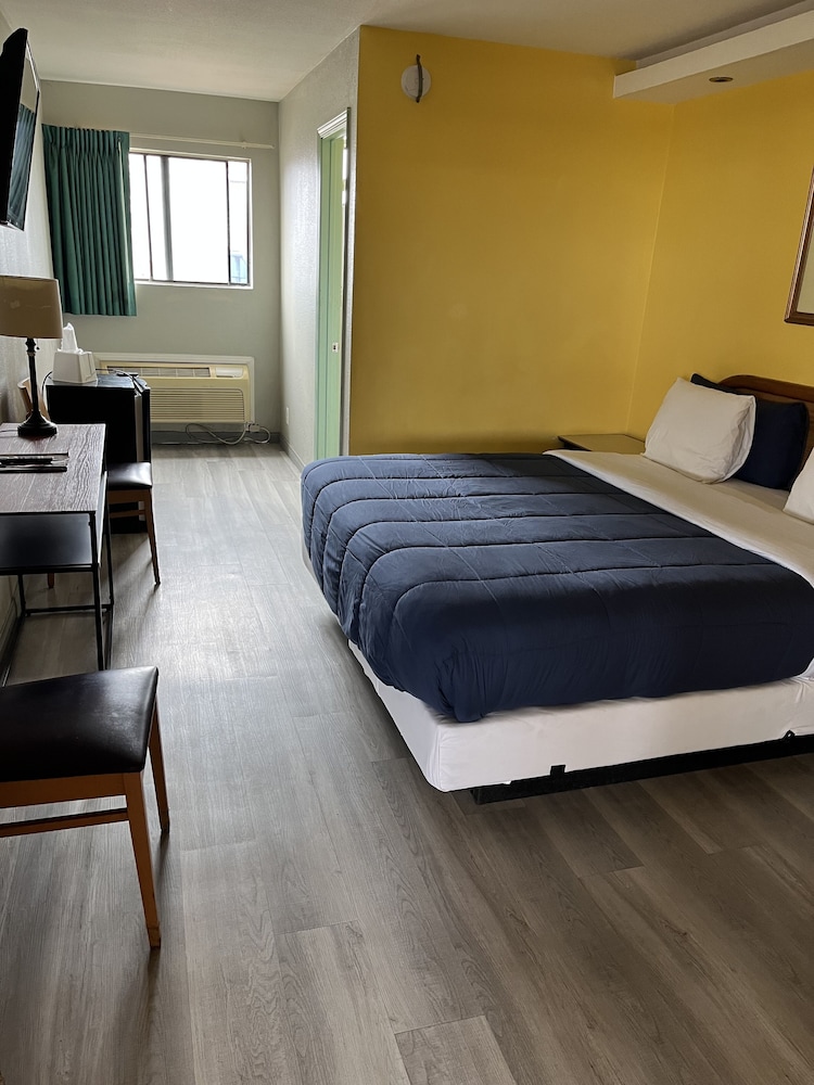 777 Motor Inn - photo 15