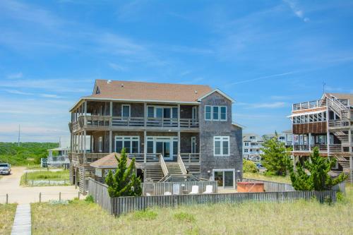 Four Roses - carbon neutral hotel in Kill Devil Hills