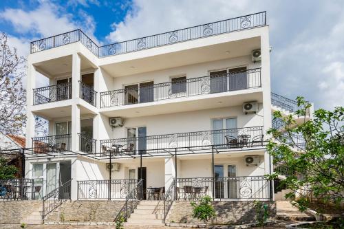 Apartments Natali — 4-Star Luxury Hotel in Bar, Montenegro