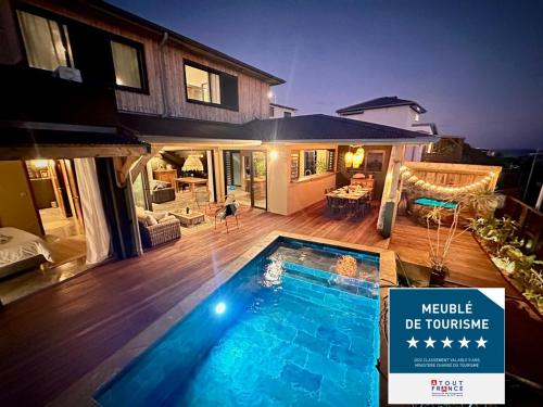Villa Les Songes Bleus sa piscine son Spa et sa vue sur l'Océan Indien — 4-Star Luxury Hotel in Saint-Pierre, Réunion
