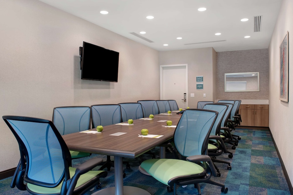 Home2 Suites by Hilton Fayetteville North - photo 31