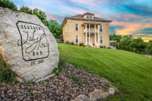 Elkader Jailhouse Inn - last minute hotel in Elkader